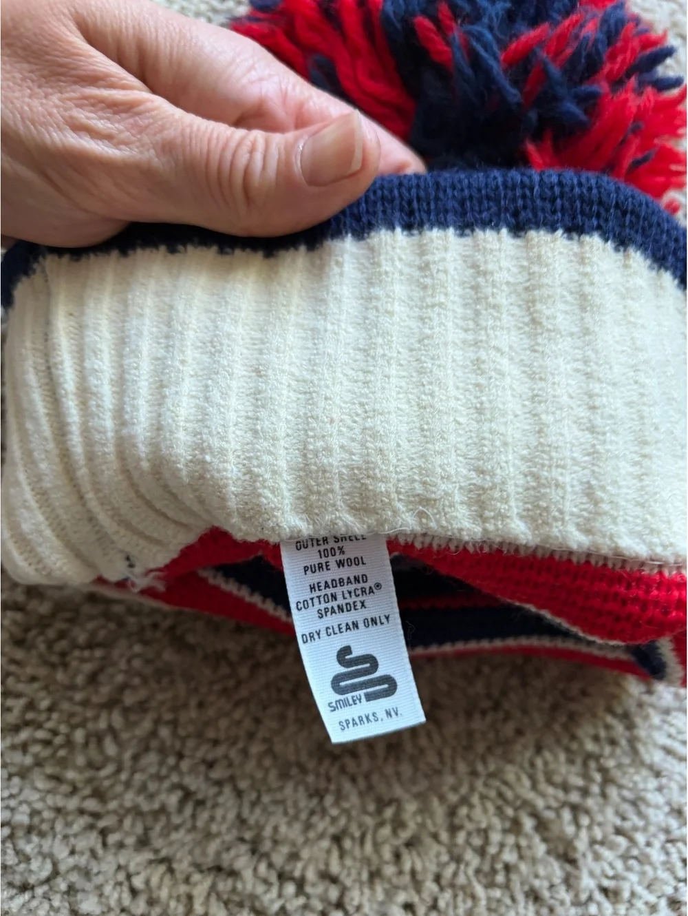vintage 1970/80s Smiley Brand wool ski beanie classic navy blue red striped pom